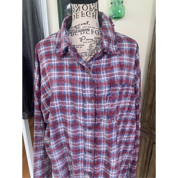 La Miel Button Down Frayed Flannel - Picture 12 of 13